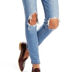 Levi’s Boyfriend Ripped Jeans